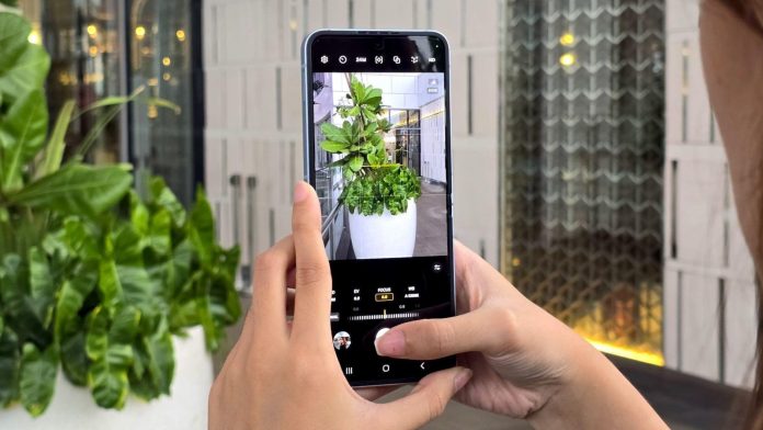 Expert RAW Galaxy Z Flip6