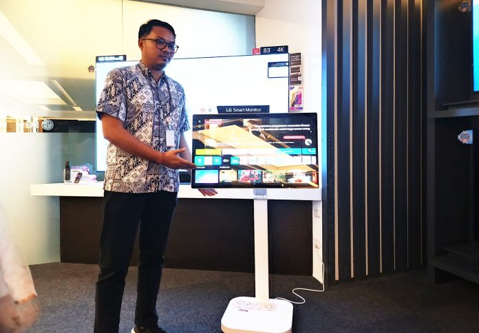 LG Smart Monitor Swing
