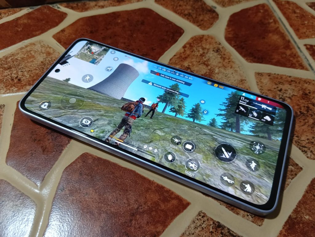 Bermain game Free Fire di Xiaomi Redmi Note 14 5G