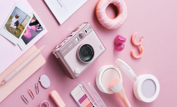 instax mini Evo Gentle Rose
