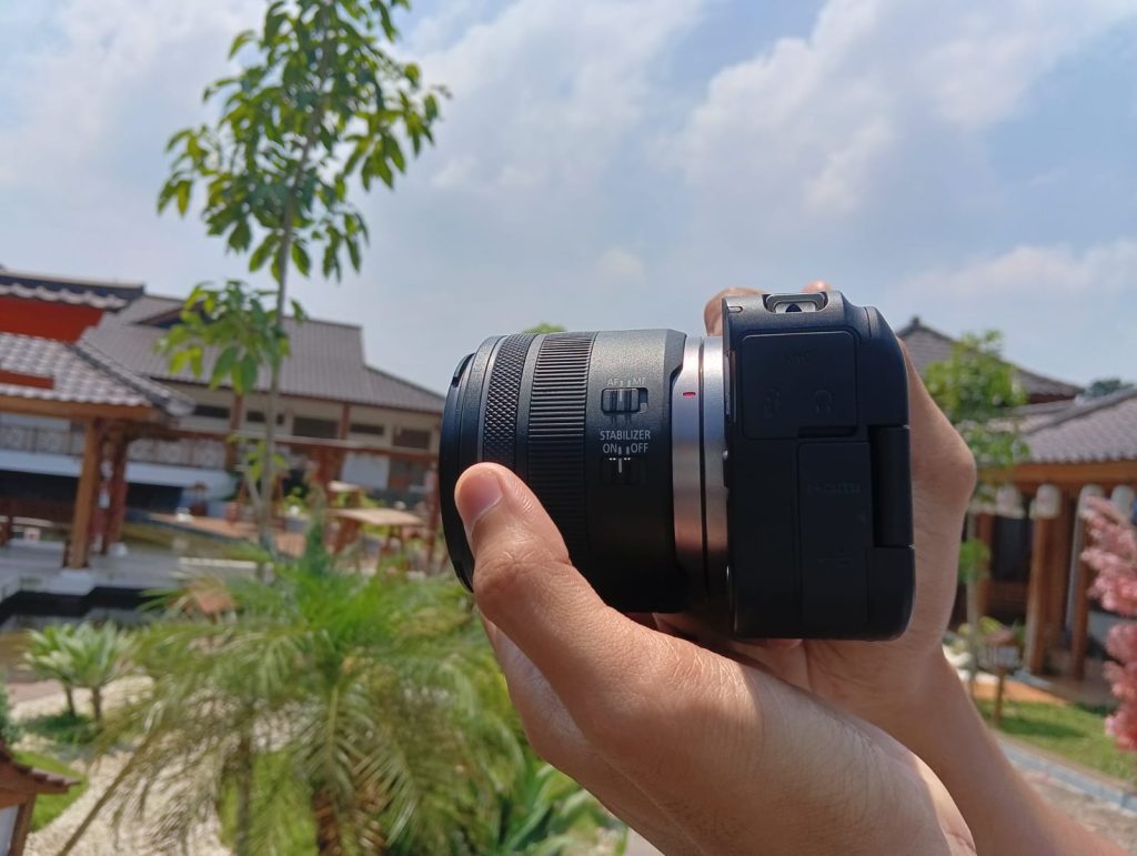 Canon EOS R50V