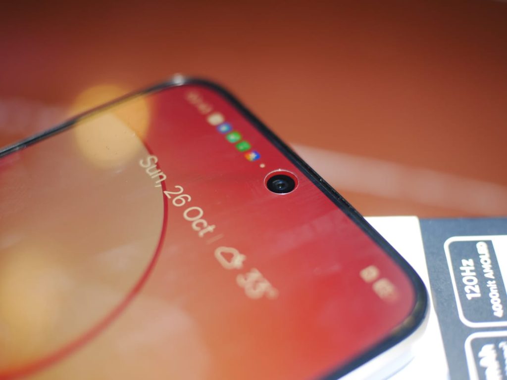 Kamera selfie realme 15T 5G