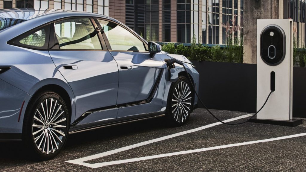 Lexus EV ES 2026