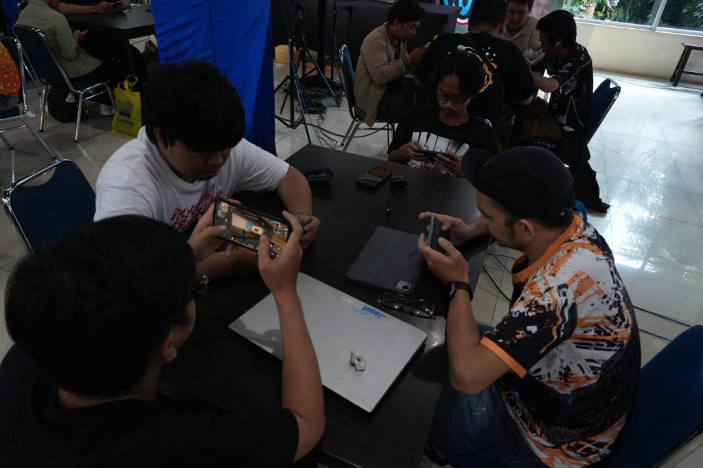 Chisel Squad bertanding Game Free Fire