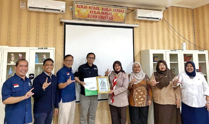 Maybank Indonesia Menghadirkan Solusi Keuangan Syariah Terpadu