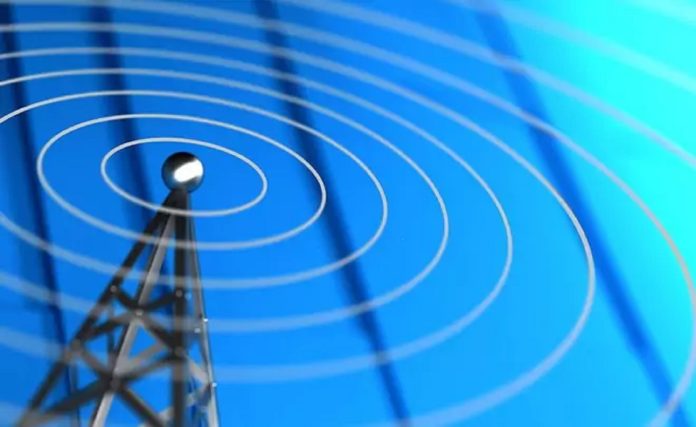 lelang spektrum 700 MHz