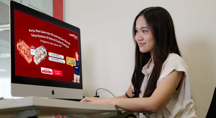 Telkomsel menghadirkan IndiHome Ultra Mesh Wi‑Fi, solusi Wi‑Fi berteknologi “mesh” yang membantu memperluas jangkauan Wi‑Fi agar lebih merata di berbagai ruangan